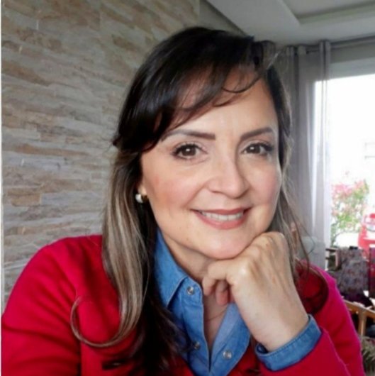 Leandra R. Lazzaron