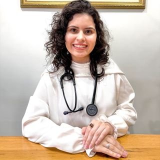 Dra. Bruna Martins