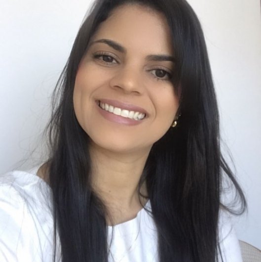Camila Queiroz Romano