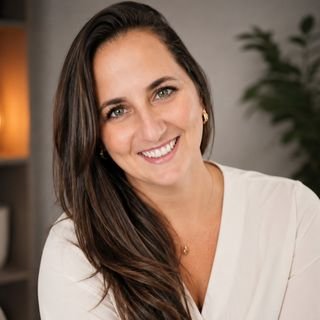 Cláudia A. Patounas