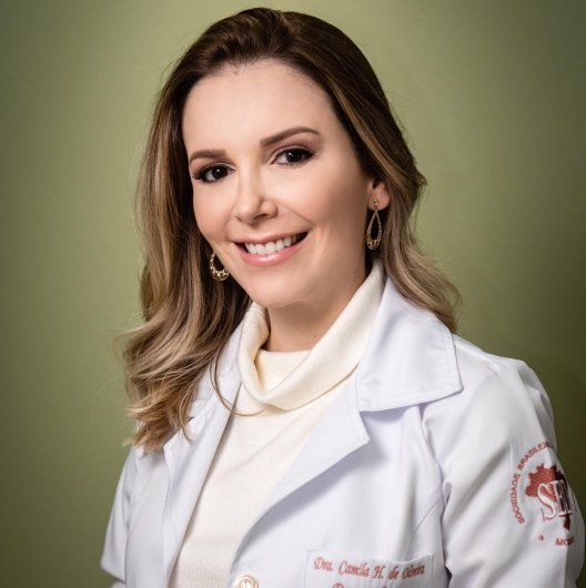 Dra. Camila Helena de Oliveira Kern