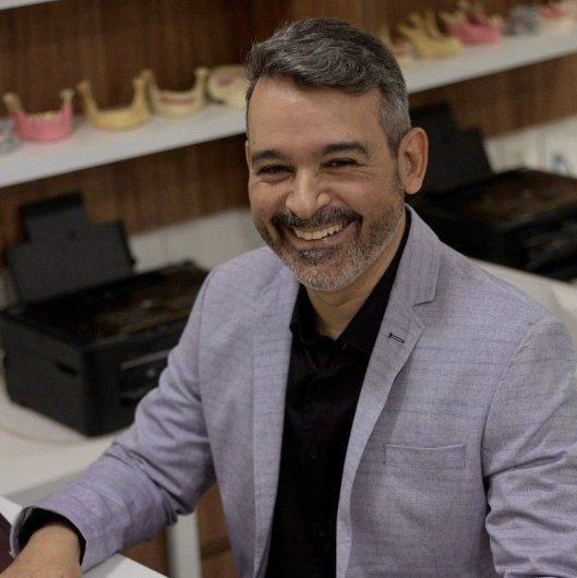 Dr. Vinicius Marques