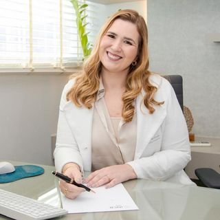 Dra. Gabriela Camargo