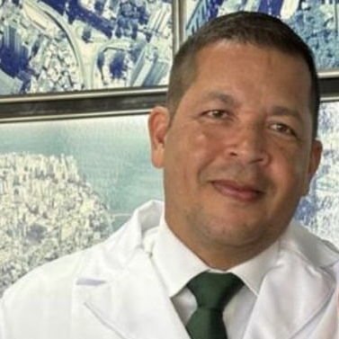 Dr. Mauricio Campos