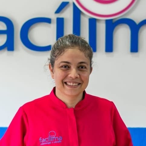 Dra. Carolina Marinho Silva