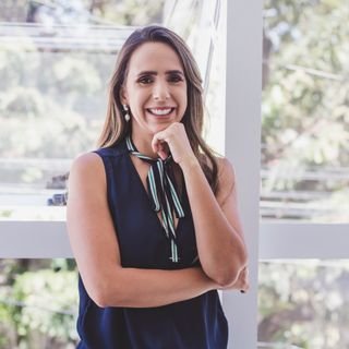 Dra. Camila Leite