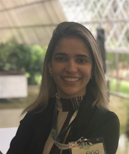 Dra. Karine Salgado Melazo Tosta