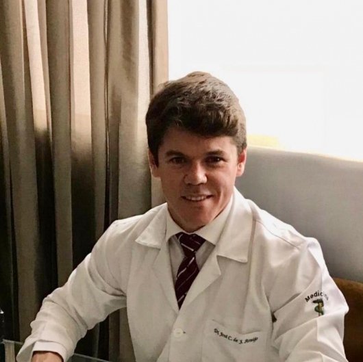 Dr. Joni Araujo