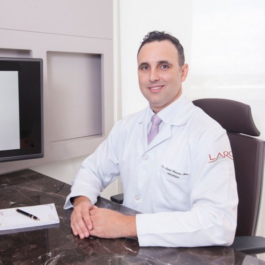 Dr. Layron Miranda Alves