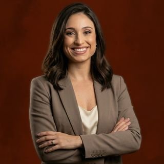 Dra. Fernanda Folla P Marques