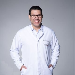 Dr. Dr. Leonardo Aguiar