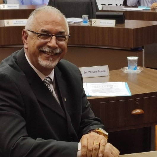 Dr. Wilson Roberto Ponce
