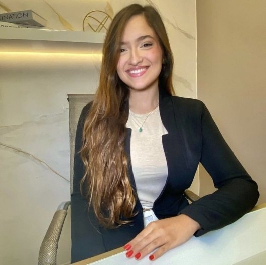 Dra. Louise Queiroz Maia