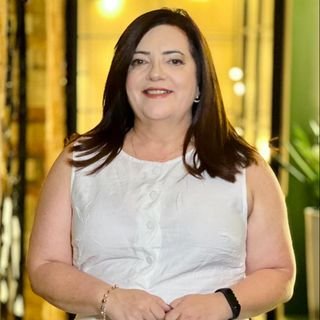 Prof. Vanuzia Helia Lima Silva