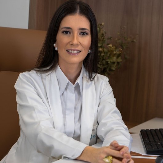 Dra. Melina Rebello