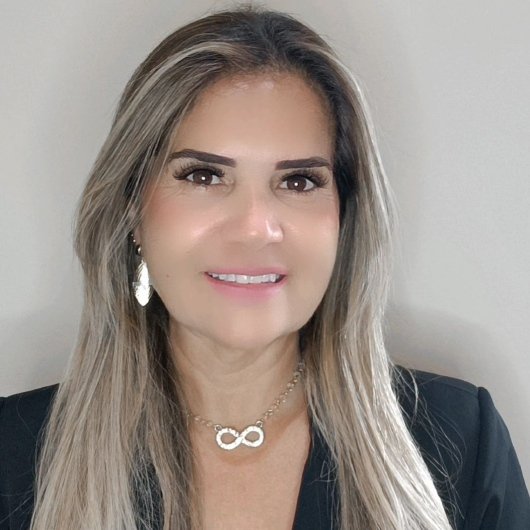 Dra. Marlúcia Guimarães