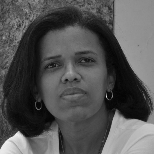 Dra. Ana Paula Quintanilha Dos Santos