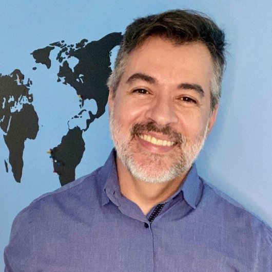 Dr. Marcos Araújo