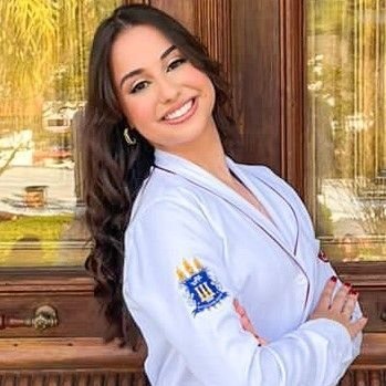 Dra. Luana Neves