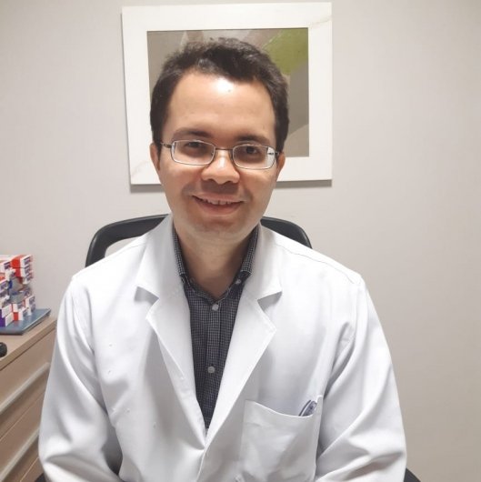 Dr. Leonardo Halley