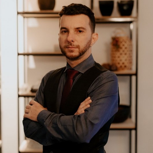 Dr. Gustavo Leal Moreira Ferro