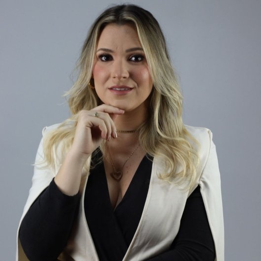 Dra. Emille Alves