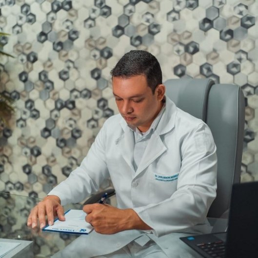 Dr. Jarlisson Rebelo Gonçalves