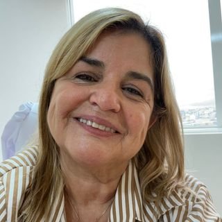 Dra. Elisa Souza