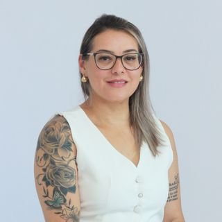 Dra. Cristiane Teles