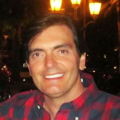 Dr. Eder Carceles Queiro