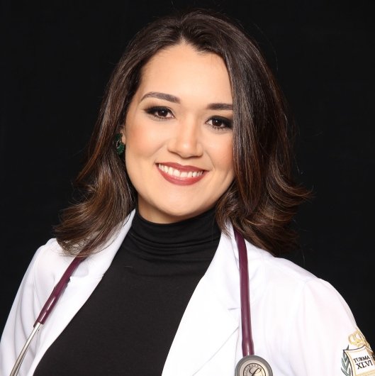 Dra. Isabela Ferreira Oliveira