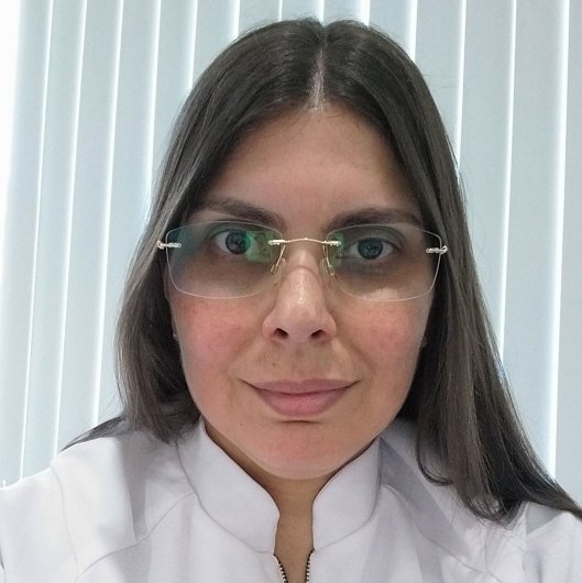 Dra. Glaucia de Farias Correia