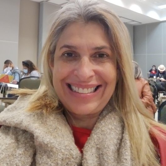 Dra. Anne Rodrigues Teles