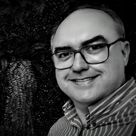Dr. Sanderson Palhares Farias de Oliveira