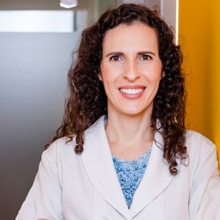 Dra. Elisabete Ostrowski