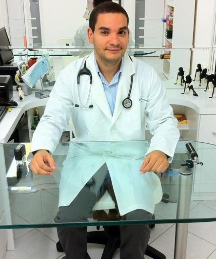 Dr. Vitor Luis Veloso Rosier