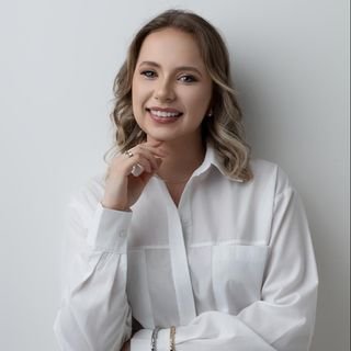 Dra. Giovana Neves Martins