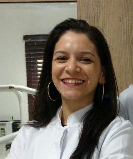 Dra. Elisangela Borges