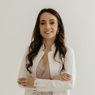 Dra. Larissa Cunha