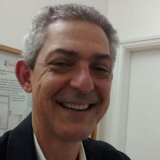 Dr. Arnaldo Gonsales Junior Carballo