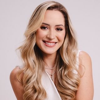 Dra. Larissa Calheiros