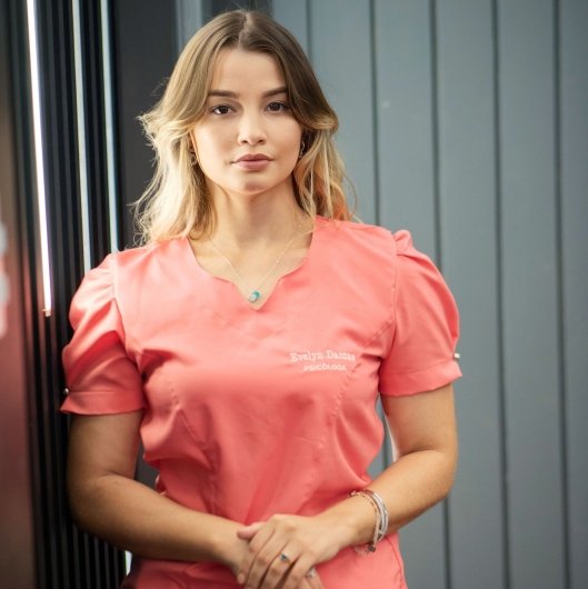 Dra. Evelyn Dantas