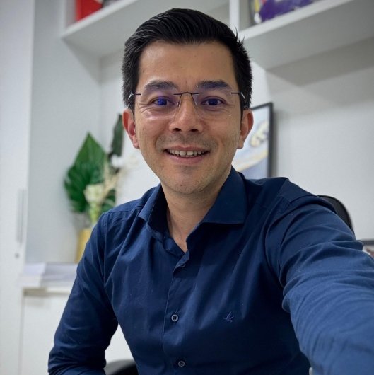 Dr. Renato Higa