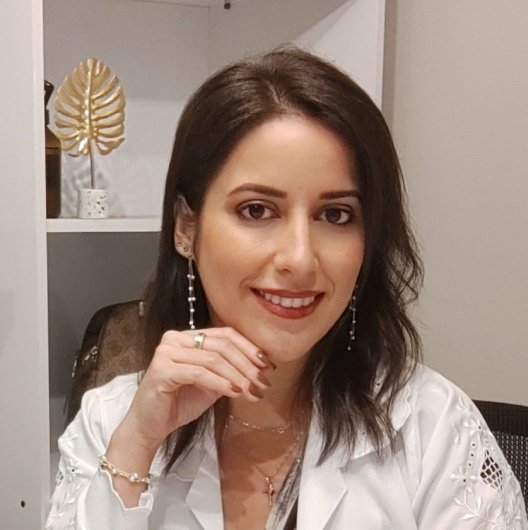 Dra. Renata Campos