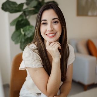 Dra. Thainá Dotti de Vilhena Junqueira Moraes