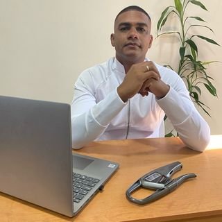 Dr. Webert Oliveira