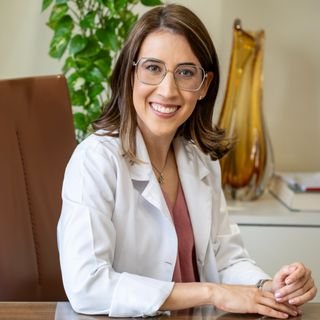 Dra. Nadine Márcia de Faria