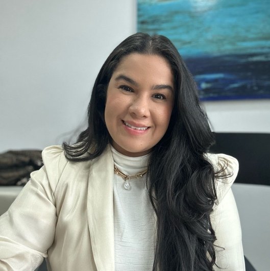 Dra. Gabriela Lara de Barros Bastos