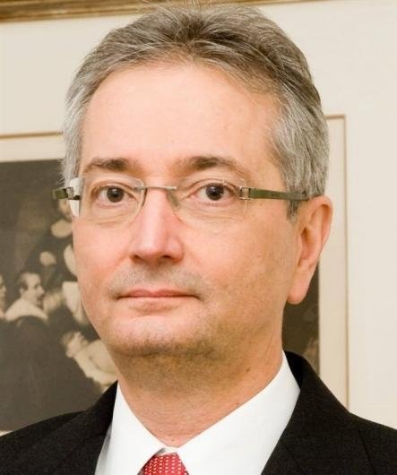 Dr. Mauricio Della Paolera