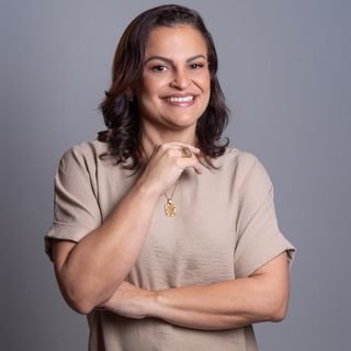 Dra. Manoela Fontes